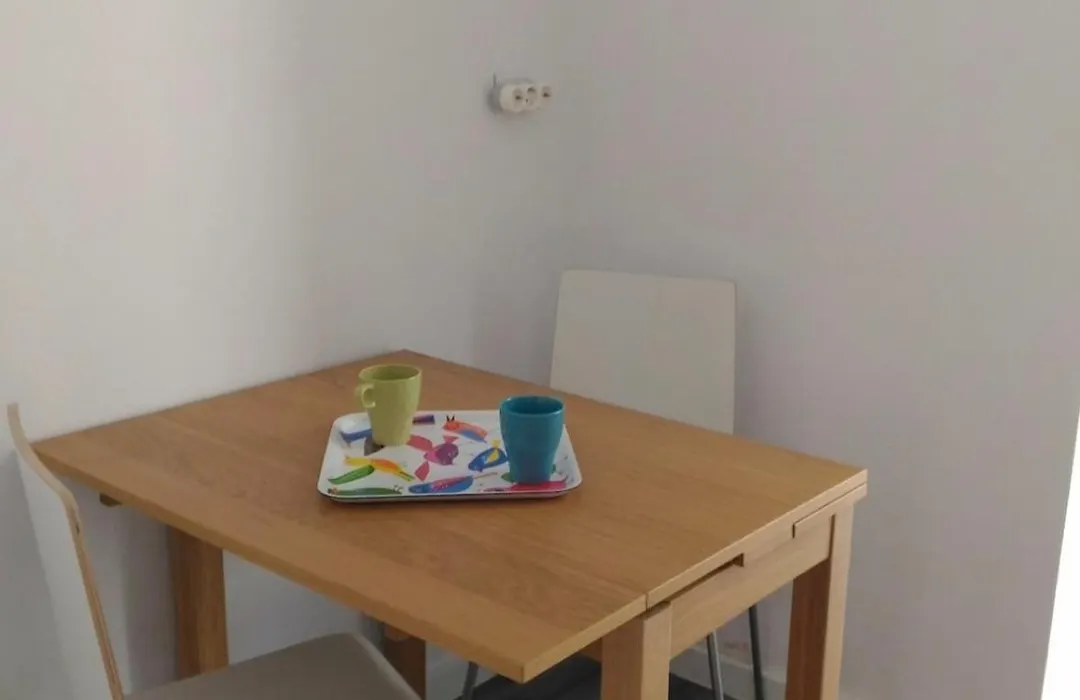 Pequeno Apartamento Com Terraco-1
