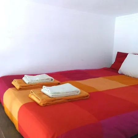 Pequeno Apartamento Com Terraco-2